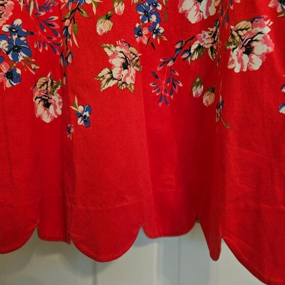 Isaac Mizrahi short sleeve floral dress (S16) scalloped hem, red/pink background - Picture 3 of 6